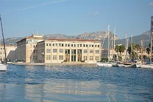 2024 09 21 TOULON- AUTOUR DU PORT (14)